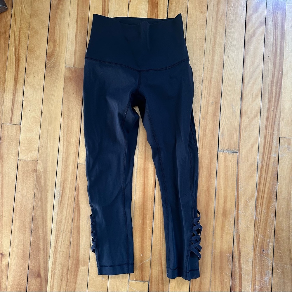 Lululemon Black High-Waisted Leggings w/Side Detail